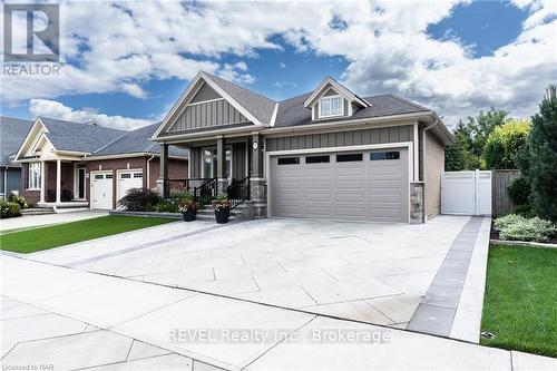 27 Hickory Avenue, Niagara-On-The-Lake (105 - St. Davids), ON - Outdoor With Facade