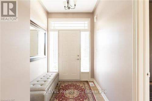 27 Hickory Avenue, Niagara-On-The-Lake (105 - St. Davids), ON - Indoor Photo Showing Other Room