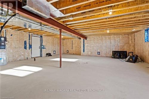 6374 Lucia Drive, Niagara Falls (206 - Stamford), ON - Indoor Photo Showing Basement