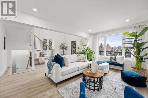 29850 Hwy 62 N, Hastings Highlands, ON - Indoor Photo Showing Living Room