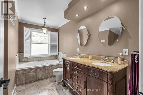 325 Ivan Crescent, Cornwall, ON - Indoor Photo Showing Bathroom