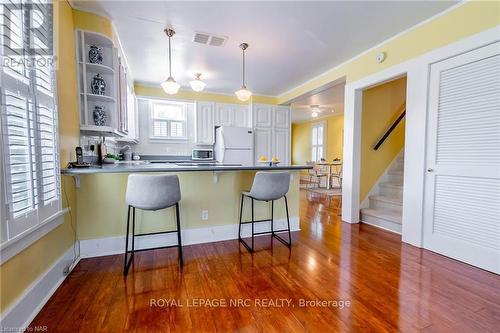 3959 Niagara River Parkway, Fort Erie (327 - Black Creek), ON - Indoor Photo Showing Kitchen