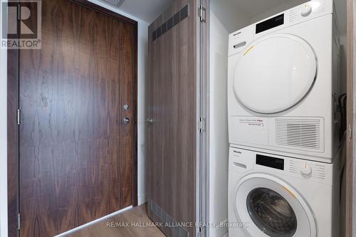 4302 - 38 Widmer Street, Toronto, ON - Indoor Photo Showing Laundry Room