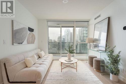 4302 - 38 Widmer Street, Toronto, ON - Indoor Photo Showing Living Room