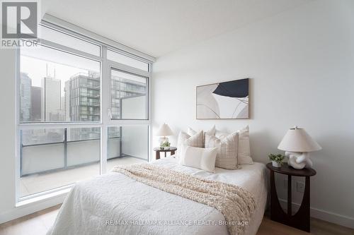 4302 - 38 Widmer Street, Toronto, ON - Indoor Photo Showing Bedroom