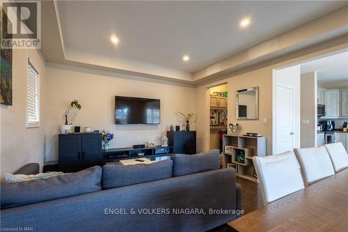 459 Silverwood Avenue, Welland (771 - Coyle Creek), ON - Indoor Photo Showing Living Room