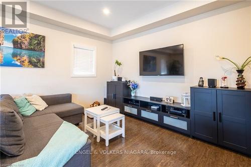 459 Silverwood Avenue, Welland (771 - Coyle Creek), ON - Indoor Photo Showing Living Room