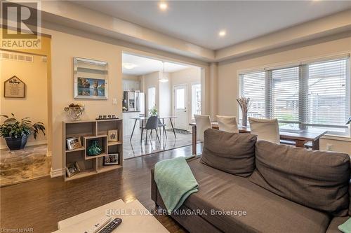 459 Silverwood Avenue, Welland (771 - Coyle Creek), ON - Indoor Photo Showing Living Room