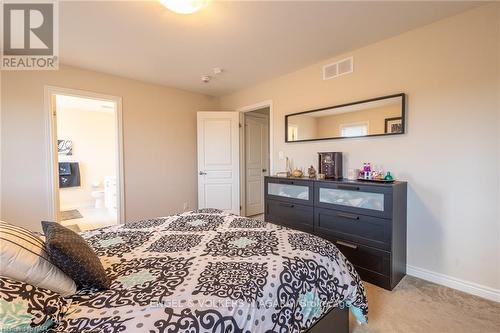 459 Silverwood Avenue, Welland (771 - Coyle Creek), ON - Indoor Photo Showing Bedroom