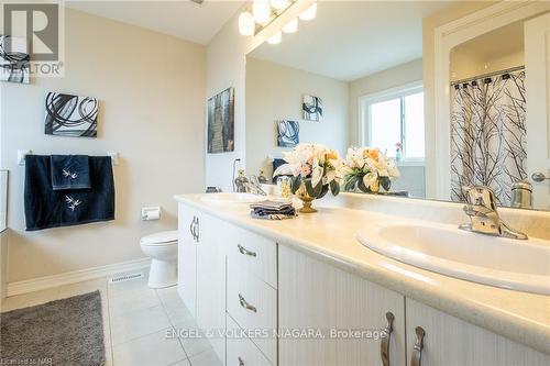 459 Silverwood Avenue, Welland (771 - Coyle Creek), ON - Indoor Photo Showing Bathroom