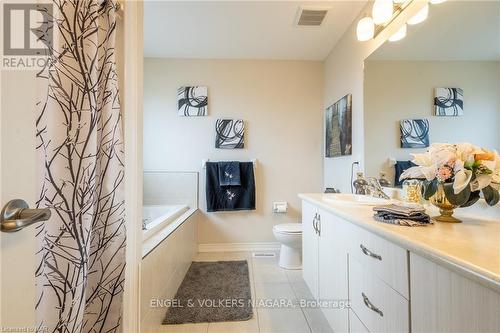 459 Silverwood Avenue, Welland (771 - Coyle Creek), ON - Indoor Photo Showing Bathroom