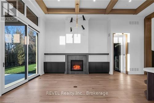 51 Shaws Lane, Niagara-On-The-Lake (101 - Town), ON - Indoor With Fireplace