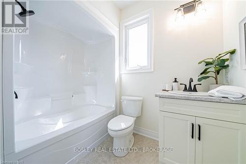 502 Royal Ridge Drive, Fort Erie (335 - Ridgeway), ON - Indoor Photo Showing Bathroom