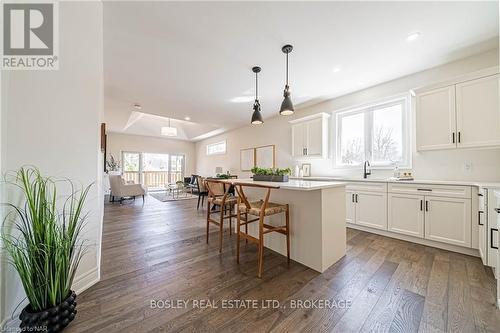 502 Royal Ridge Drive, Fort Erie (335 - Ridgeway), ON - Indoor Photo Showing Kitchen With Upgraded Kitchen