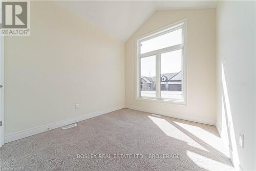 502 Royal Ridge Drive, Fort Erie (335 - Ridgeway), ON - Indoor Photo Showing Other Room