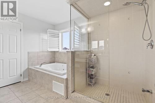 8849 Dogwood Crescent, Niagara Falls (222 - Brown), ON - Indoor Photo Showing Bathroom