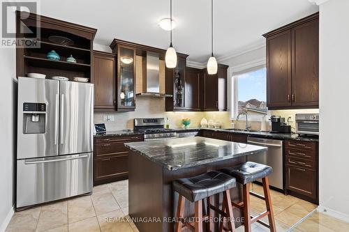 8849 Dogwood Crescent, Niagara Falls (222 - Brown), ON - Indoor Photo Showing Kitchen With Upgraded Kitchen