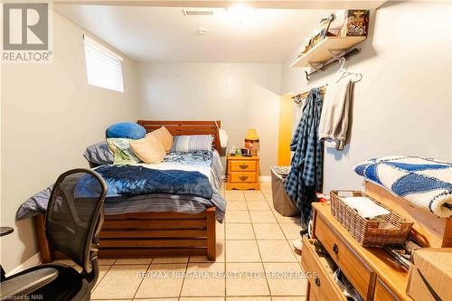 5 St Peter Street, St. Catharines (460 - Burleigh Hill), ON - Indoor Photo Showing Bedroom