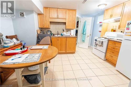 5 St Peter Street, St. Catharines (460 - Burleigh Hill), ON - Indoor Photo Showing Kitchen