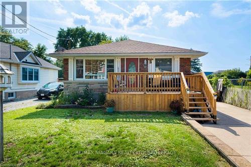 5 St Peter Street, St. Catharines (460 - Burleigh Hill), ON - Outdoor