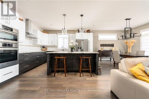 24 Prospect Point Road N, Fort Erie (335 - Ridgeway), ON - Indoor Photo Showing Kitchen With Upgraded Kitchen