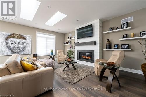 24 Prospect Point Road N, Fort Erie (335 - Ridgeway), ON - Indoor Photo Showing Living Room With Fireplace