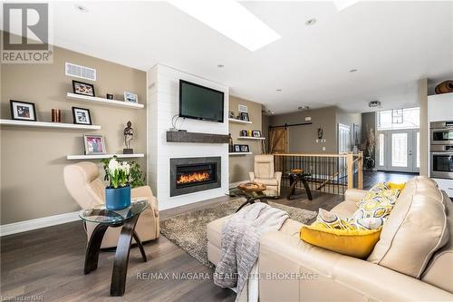 24 Prospect Point Road N, Fort Erie (335 - Ridgeway), ON - Indoor Photo Showing Living Room With Fireplace