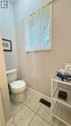 40 Sinclair Street, Southgate (Dundalk), ON - Indoor Photo Showing Bathroom