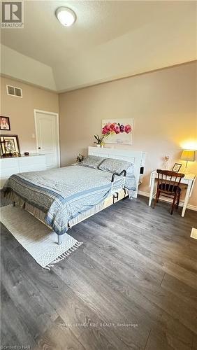 40 Sinclair Street, Southgate (Dundalk), ON - Indoor Photo Showing Bedroom