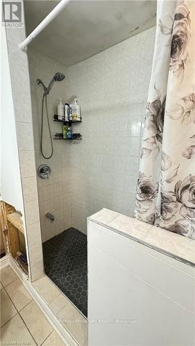 40 Sinclair Street, Southgate (Dundalk), ON - Indoor Photo Showing Bathroom