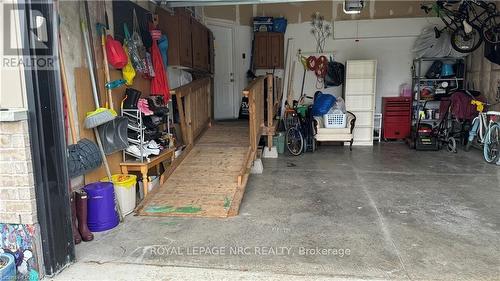 40 Sinclair Street, Southgate (Dundalk), ON - Indoor Photo Showing Garage