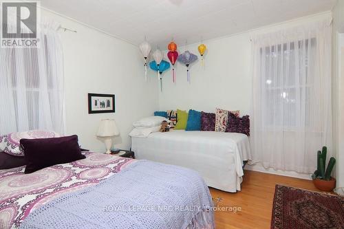 4046 Victoria Road, Fort Erie (337 - Crystal Beach), ON - Indoor Photo Showing Bedroom