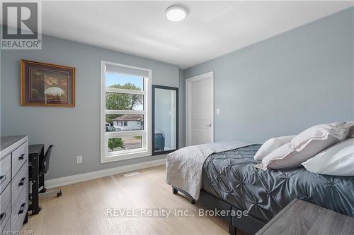 10 Leeson Street, St. Catharines (460 - Burleigh Hill), ON - Indoor Photo Showing Bedroom