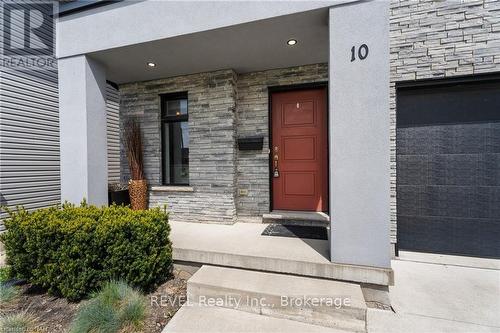 10 Leeson Street, St. Catharines (460 - Burleigh Hill), ON - Outdoor