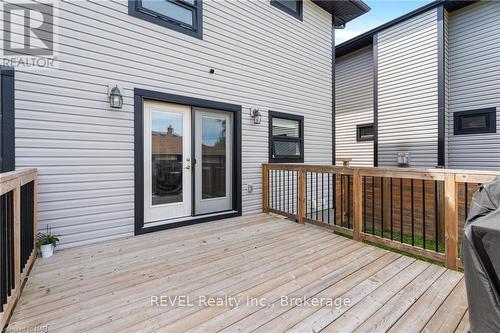 10 Leeson Street, St. Catharines (460 - Burleigh Hill), ON - Outdoor With Deck Patio Veranda With Exterior