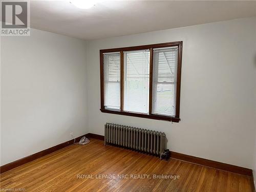 13 Garnet Street, St. Catharines (445 - Facer), ON - Indoor Photo Showing Other Room