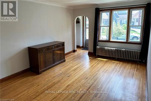 13 Garnet Street, St. Catharines (445 - Facer), ON - Indoor Photo Showing Other Room