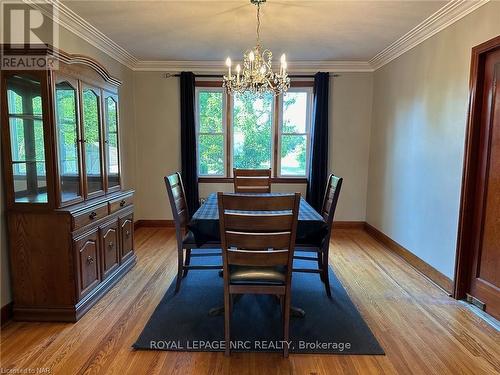 13 Garnet Street, St. Catharines (445 - Facer), ON - Indoor Photo Showing Dining Room