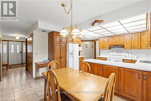 142 Welland Road, Pelham (662 - Fonthill), ON - Indoor Photo Showing Dining Room