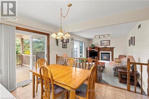 142 Welland Road, Pelham (662 - Fonthill), ON - Indoor Photo Showing Dining Room With Fireplace