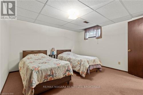 142 Welland Road, Pelham (662 - Fonthill), ON - Indoor Photo Showing Bedroom