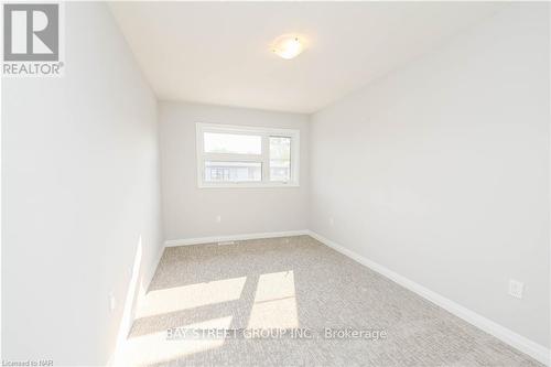 61 - 4552 Portage Road, Niagara Falls (211 - Cherrywood), ON - Indoor Photo Showing Other Room