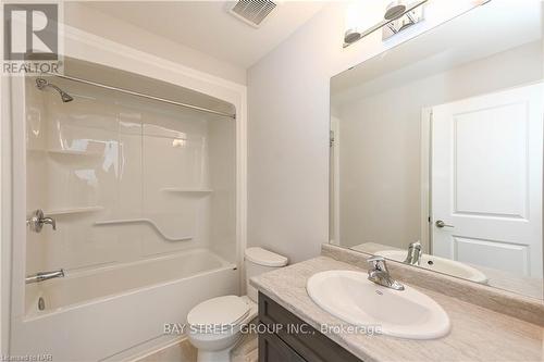 61 - 4552 Portage Road, Niagara Falls (211 - Cherrywood), ON - Indoor Photo Showing Bathroom