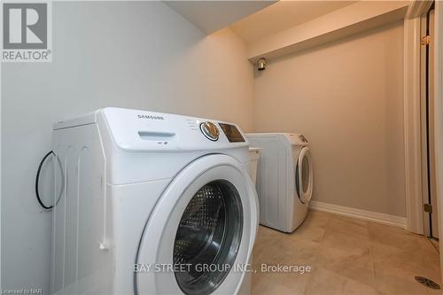 61 - 4552 Portage Road, Niagara Falls (211 - Cherrywood), ON - Indoor Photo Showing Laundry Room