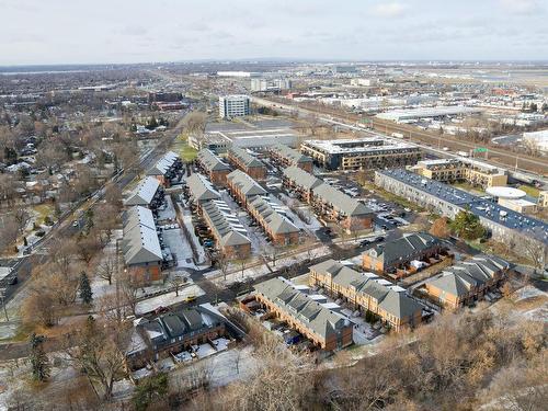 Photo aÃ©rienne - 410-480 Boul. Galland, Dorval, QC - Outdoor With View