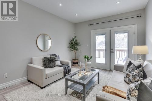 39 Yvonne Crescent, London, ON - Indoor Photo Showing Living Room