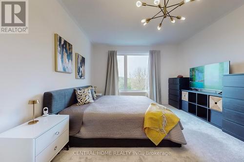 17 Knollview Lane, Richmond Hill, ON - Indoor Photo Showing Bedroom