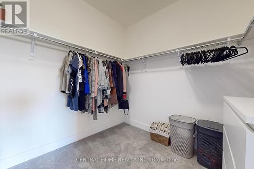 17 Knollview Lane, Richmond Hill, ON - Indoor With Storage