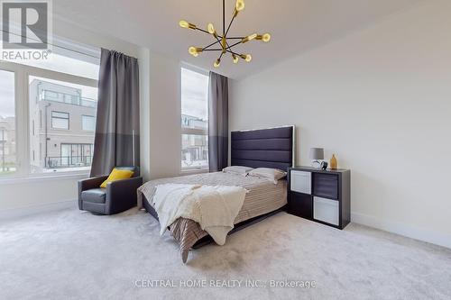 17 Knollview Lane, Richmond Hill, ON - Indoor Photo Showing Bedroom