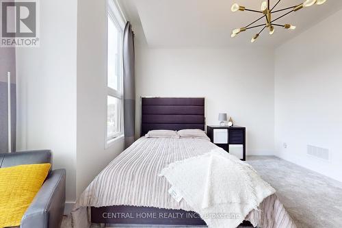 17 Knollview Lane, Richmond Hill, ON - Indoor Photo Showing Bedroom